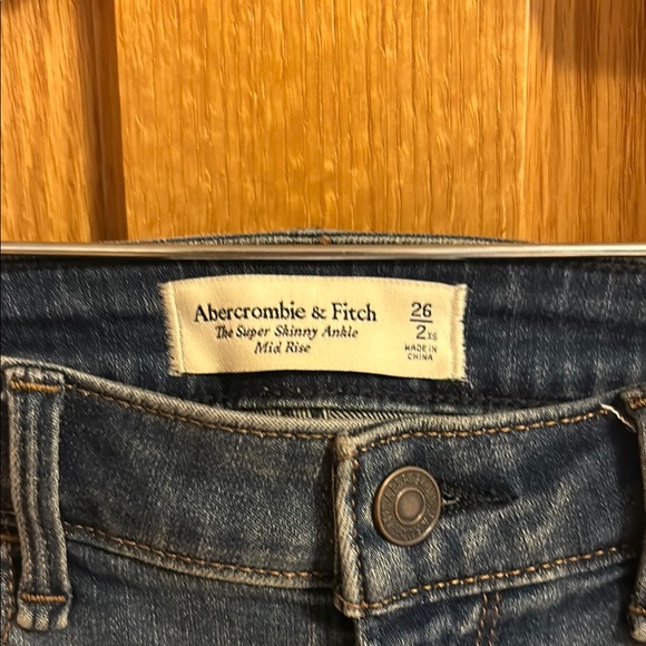 Abercrombie & Fitch Super Skinny Ankle - mid rise, extra short - Picture 2 of 3